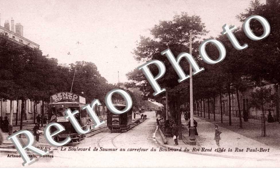 le Boulevard de Saumur au carrefour du roi Rene et de la rue Paul bert