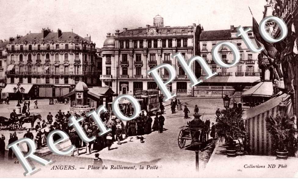 place du ralliement, la poste