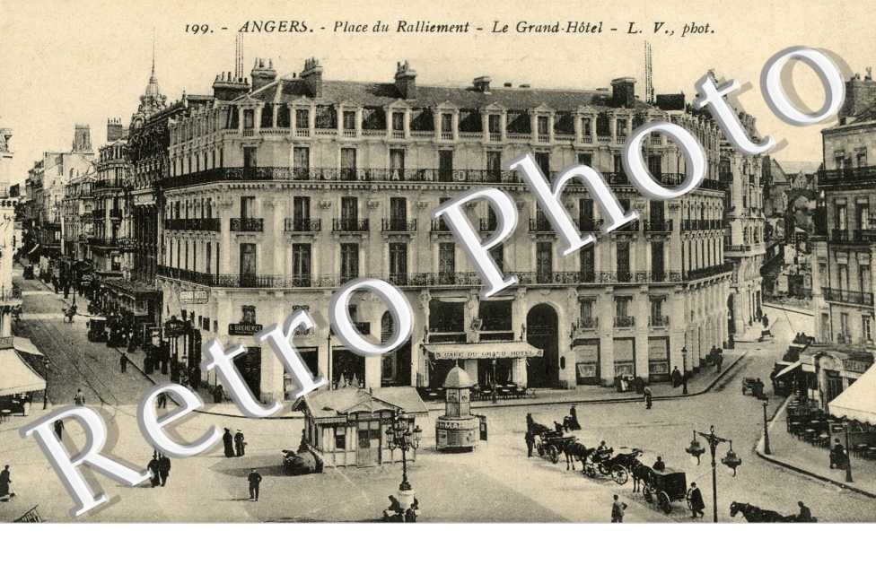 Place du Ralliement - le Grand Hotel