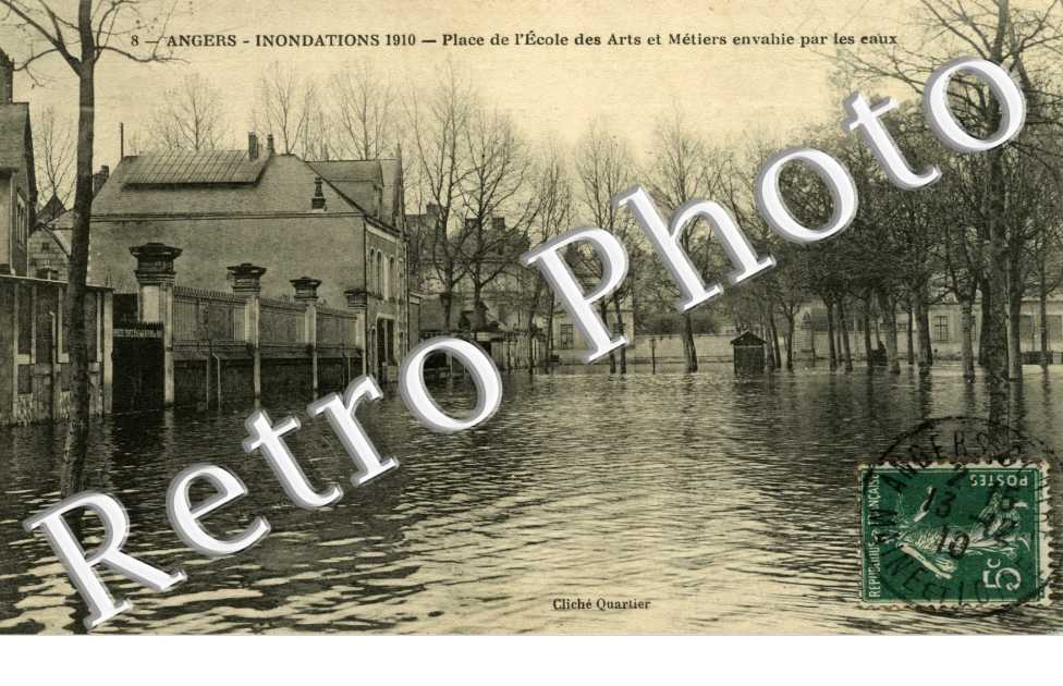 Inondations 1910, Place de l'Ecole des Arts et Metiers