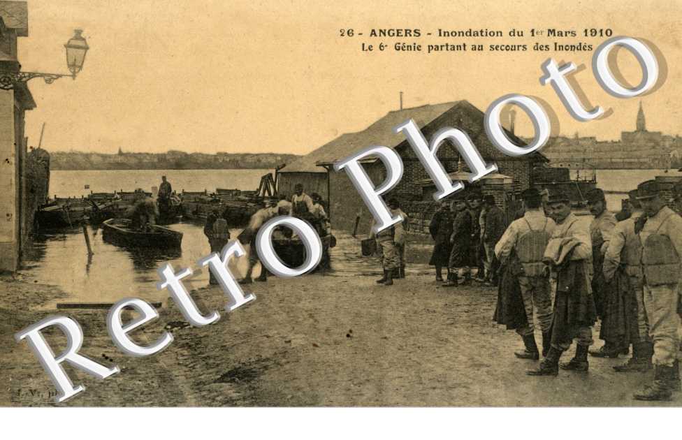 Inondations 1910, le 6eme Genie partant au secours des Inondes