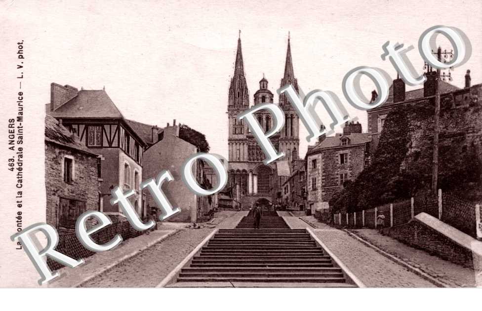 la Montee et la Cathedrale Saint Maurice