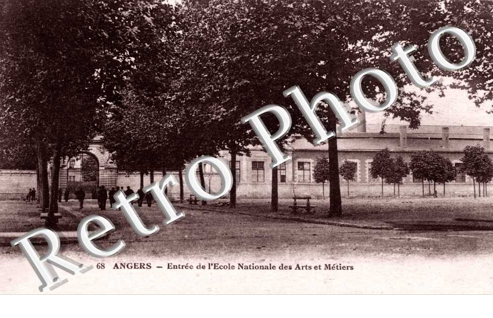 entree de l' Ecole nationale des Arts et metiers