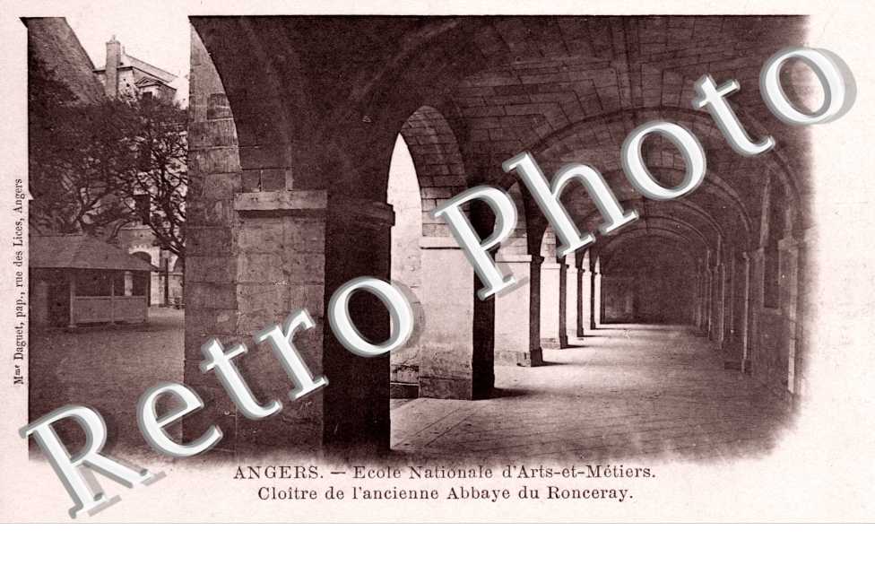 Ecole Nationale des Arts et Metiers - Cloitre de l'Ancienne Abbaye