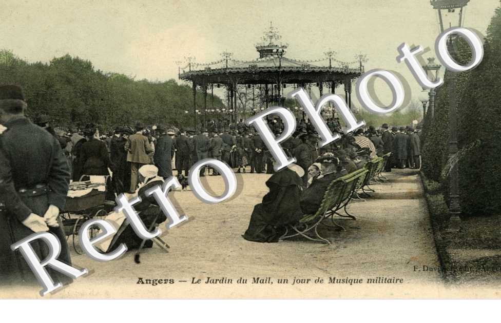 le jardin du mail un jour de musique militaire