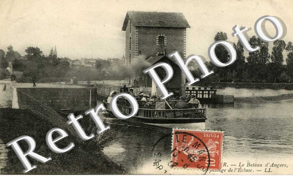 Le Bateau au passage de l'Ecluse