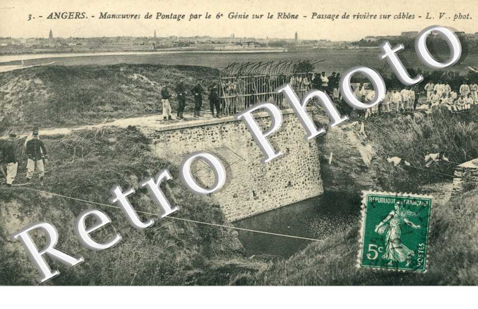 manoeuvres de pontage par le 6eme Genie sur le Rhone