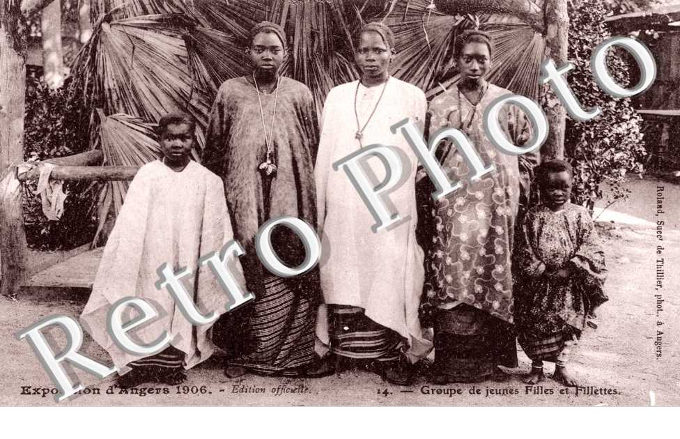 exposition 1906, groupe de jeunes filles et fillettes