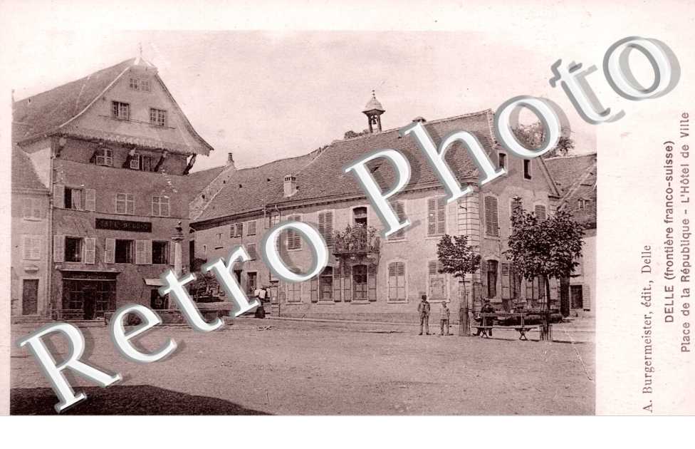 Place de la Republique, l'Hotel de Ville