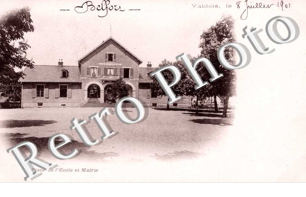 Place de l'Ecole et Mairie