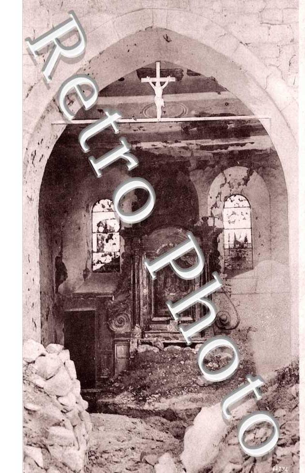 Intérieur de l'Eglise en Ruines