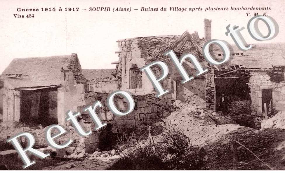 Ruines du village apres plusieurs bombardements - guerre 1914 - 1918