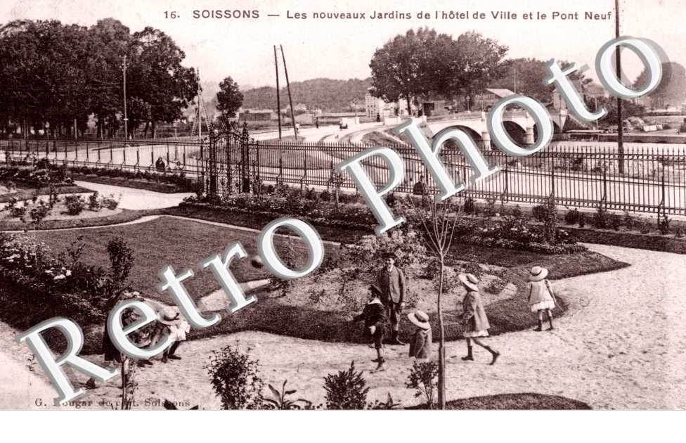 Nouveaux Jardins de l'Hotel de Ville et le Pont Neuf