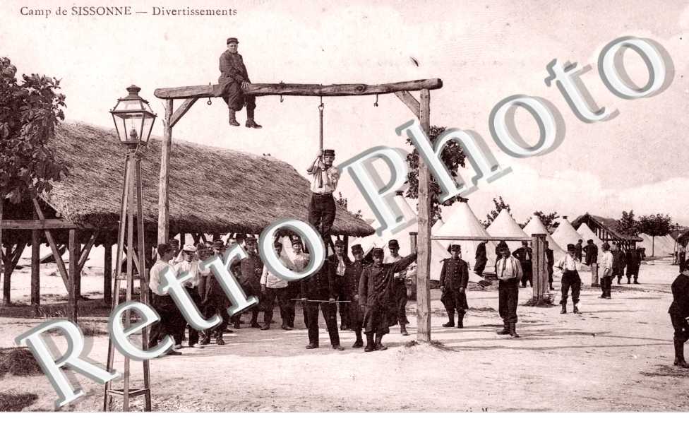 Le Camp, Divertissements
