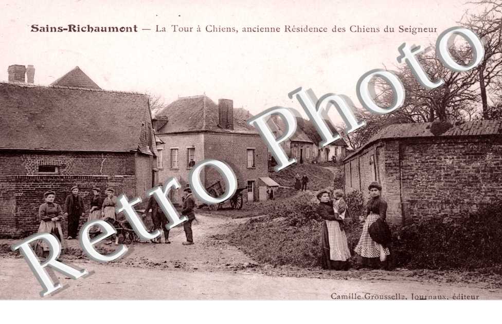 la Tour a Chiens, Ancienne Residence des Chiens du Seigneur, Attelage de Chiens