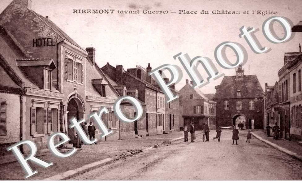 Place du Chateau et l'Eglise