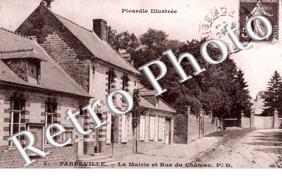Mairie et rue du chateau