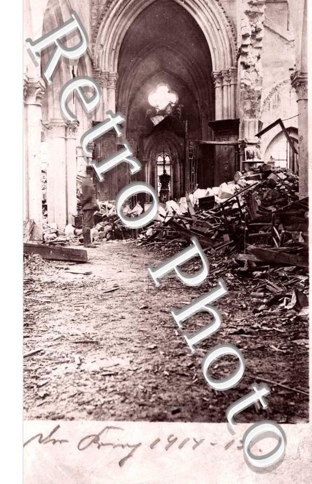 (interieur d'une eglise detruite)