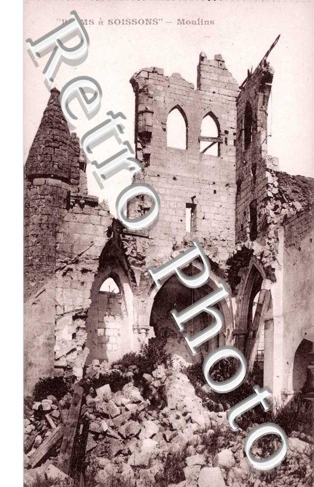 interieur de l'eglise en ruines