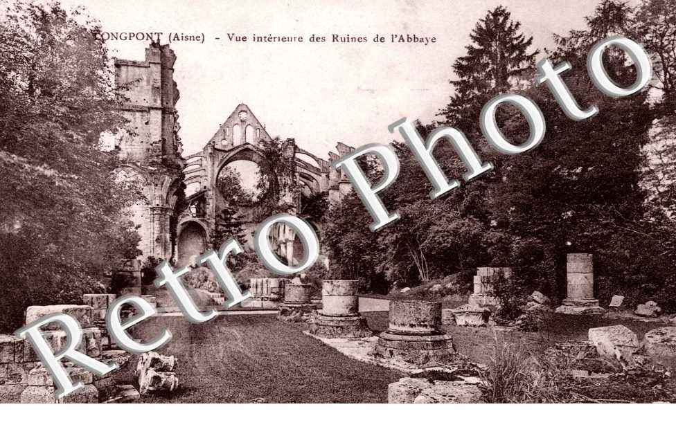 vue interieure  des ruines de l'Abbaye