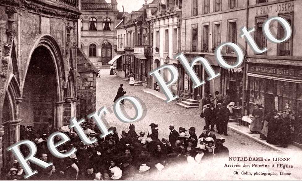 Arrivee des Pelerins a l'Eglise