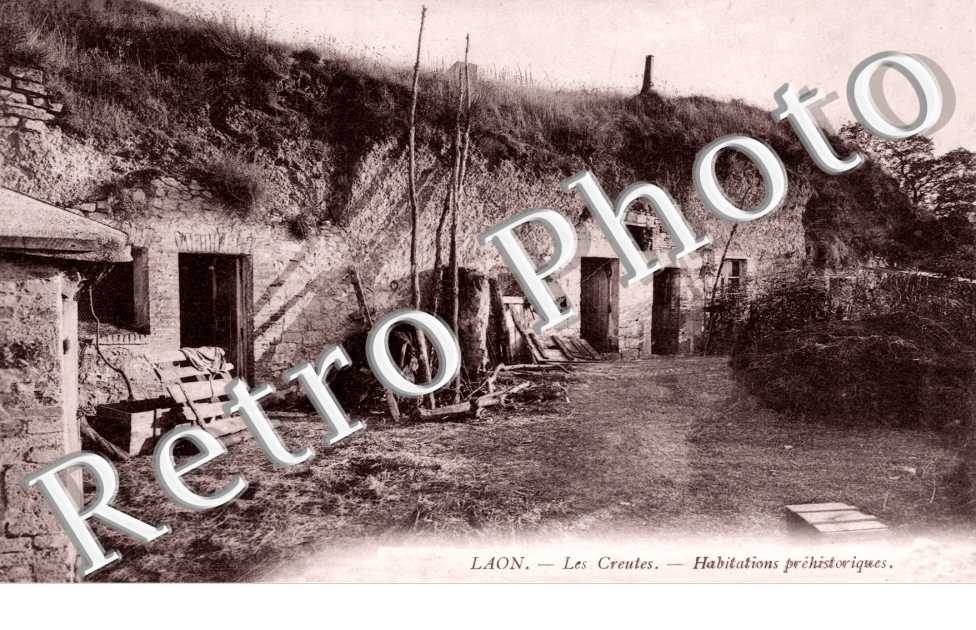 Les Creutes  Habitations prehistoriques