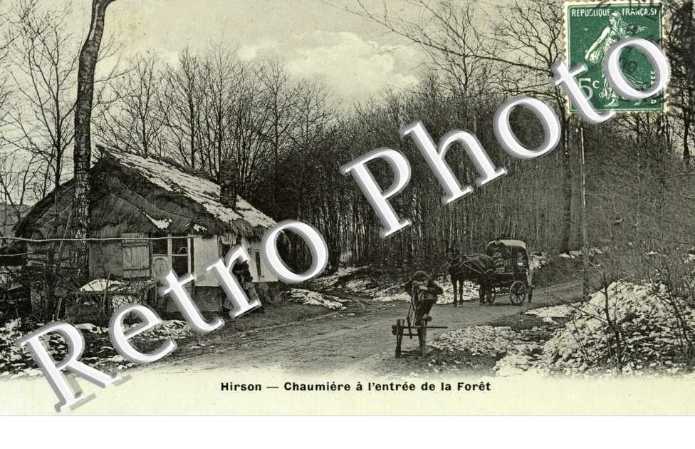 chaumiere a l'entree de la foret