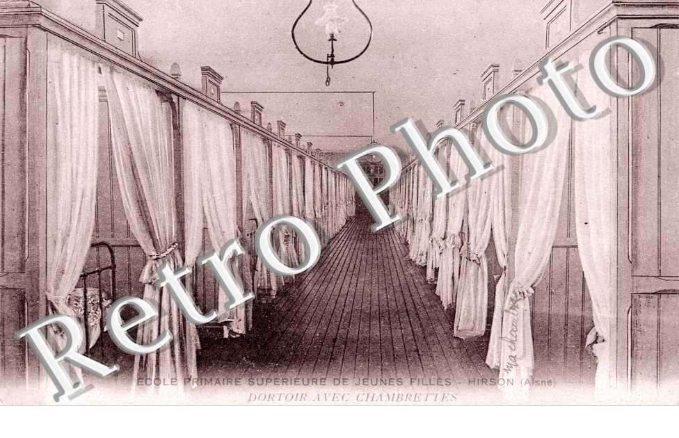 Ecole Primaire Superieure de Jeunes Filles, Dortoir avec chambrettes