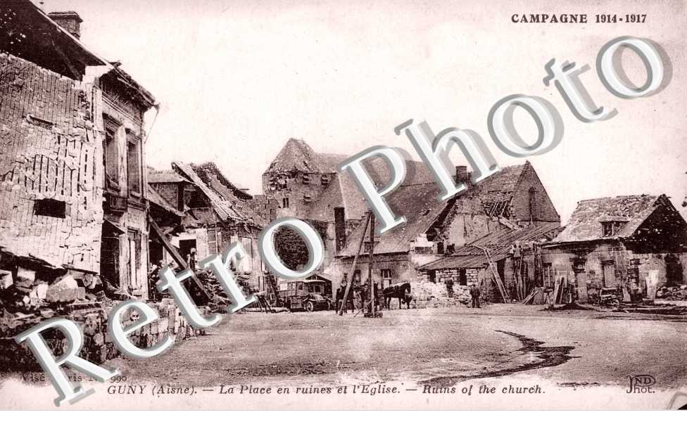 La Place et l'Eglise en ruines
