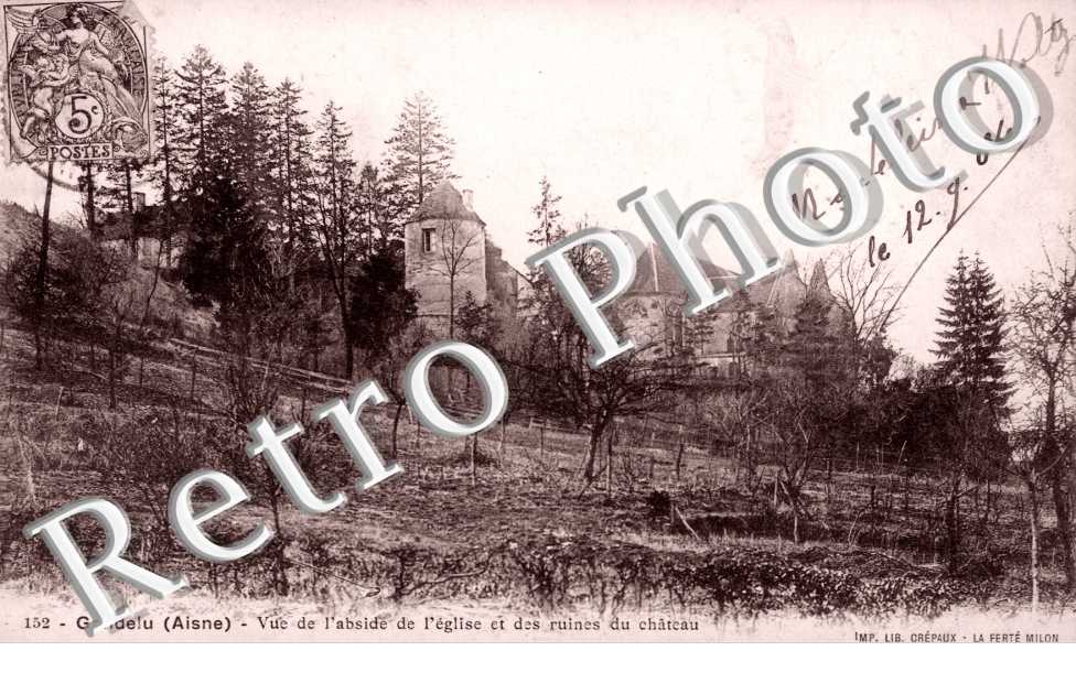 Abside de l'Eglise et Ruines de l'Ancien Chateau