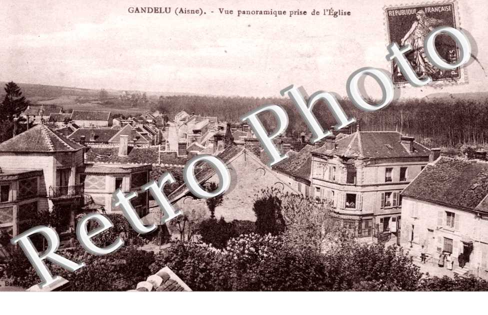 Vue panoramique prise de l'Eglise