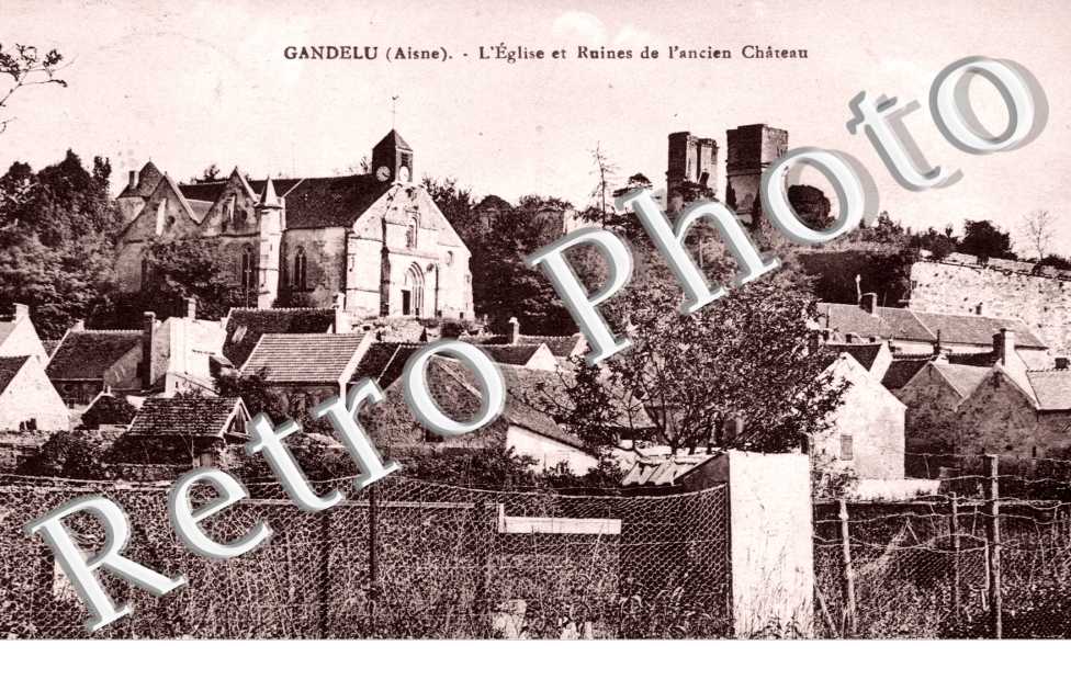 Eglise et Ruines de l'Ancien Chateau