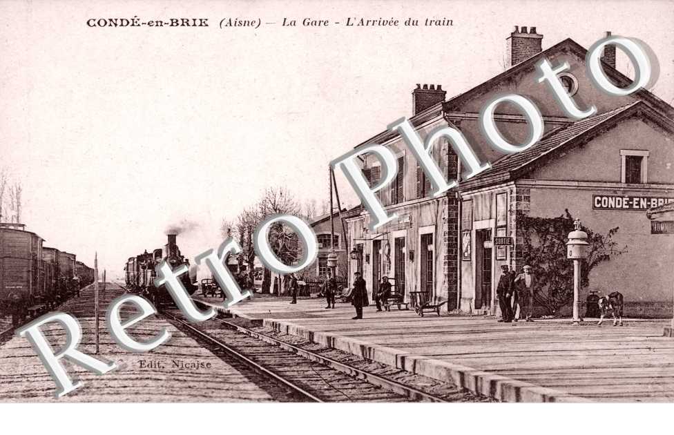 La gare -  l'arrivée d'un train
