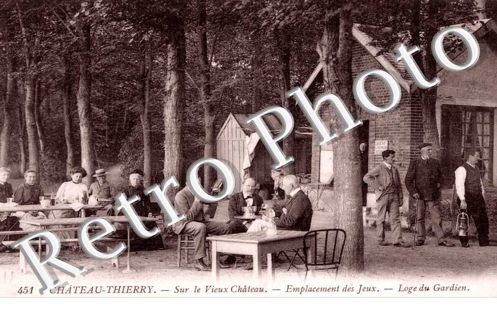 Sur le Vieux Chateau, Emplacement des Jeux, Loge du Gardien