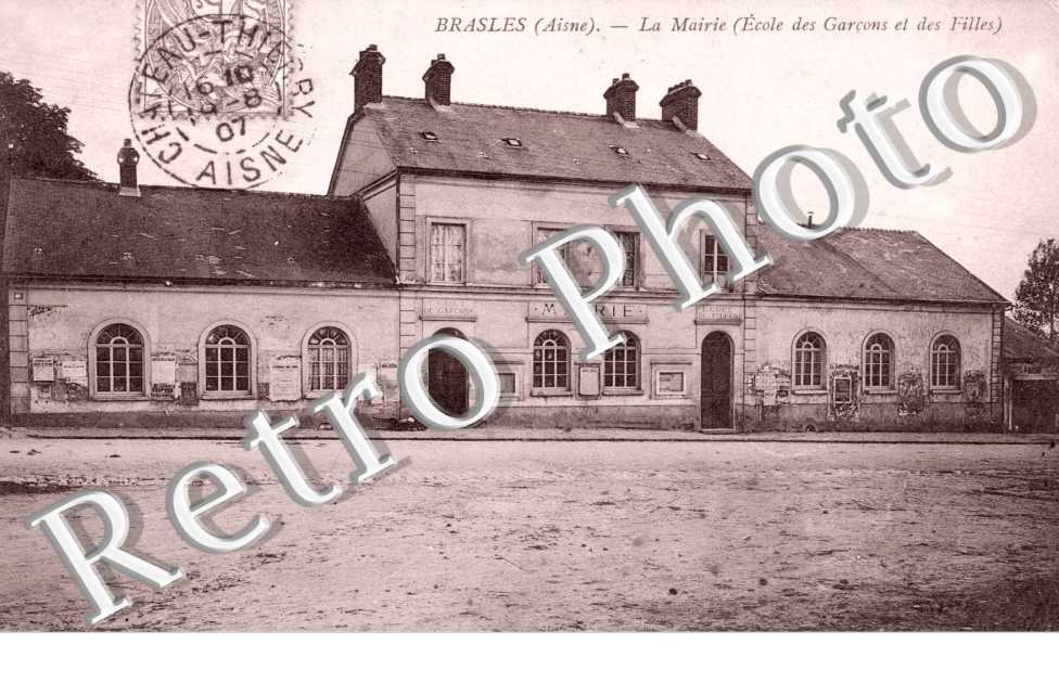 la mairie (ecole des garcons et des filles)
