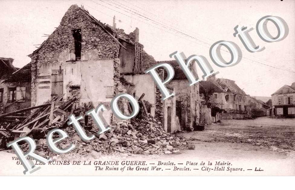 Les Ruines Place de la Mairie