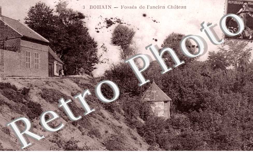 Fosses de l'ancien chateau