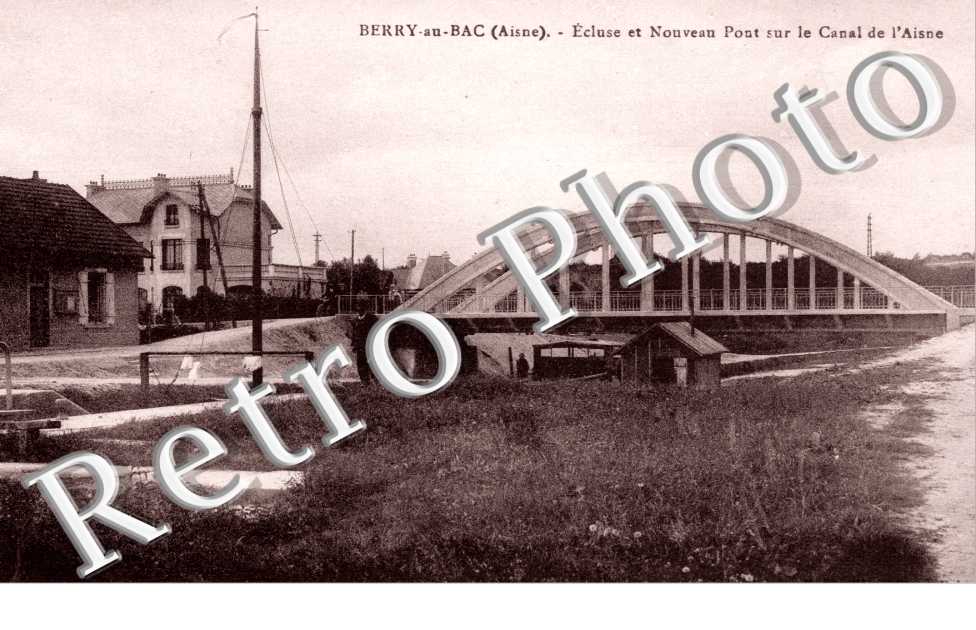 Ecluse et Nouveau Pont sur le Canal de l'Aisne