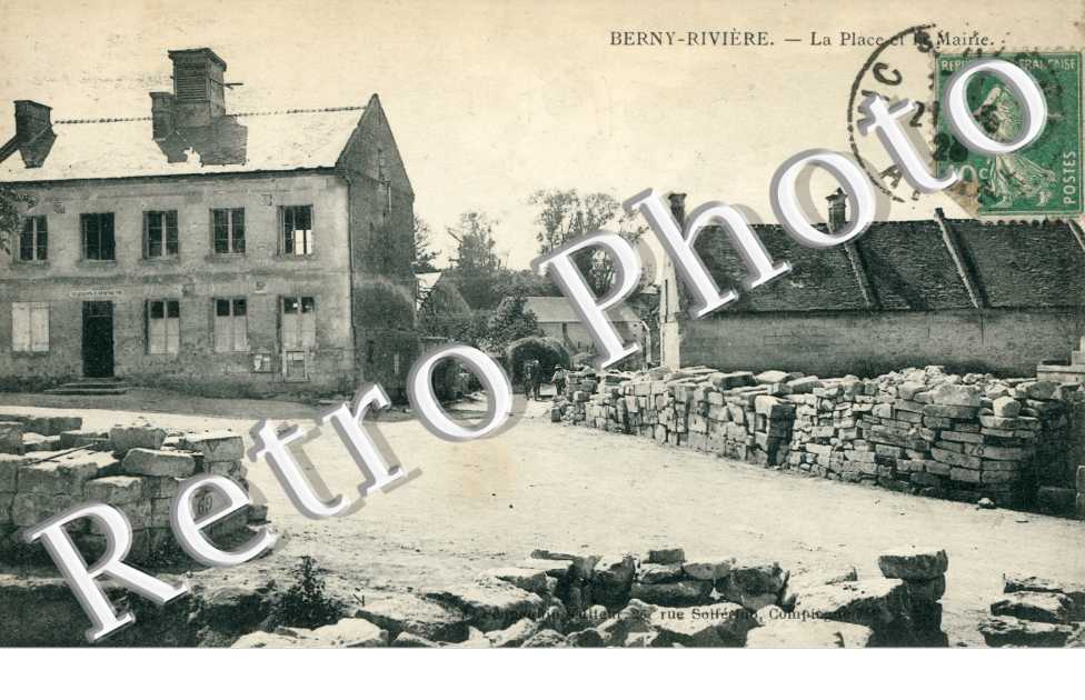 La place et la mairie