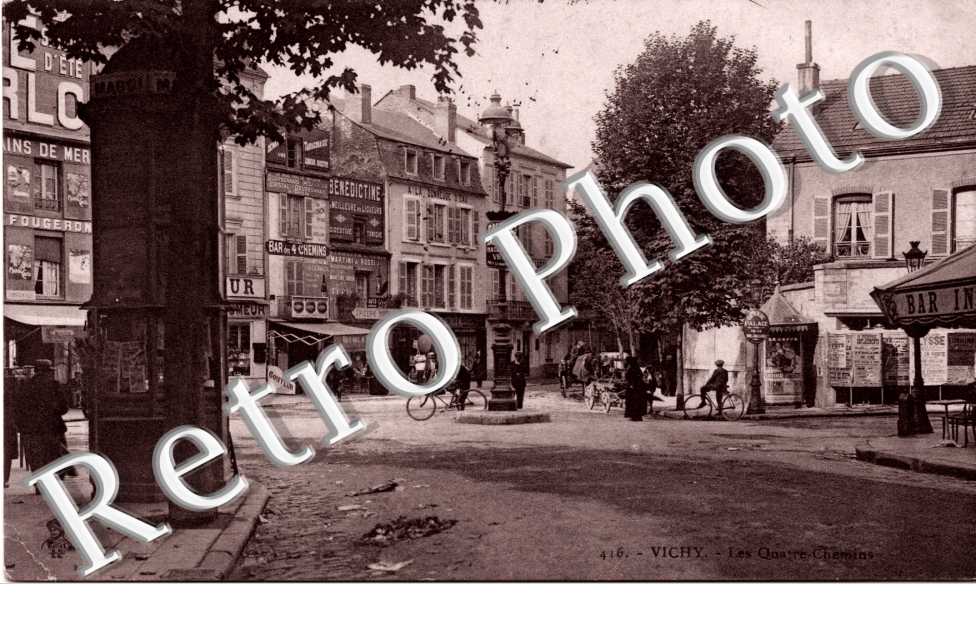 Les Quatre Chemins