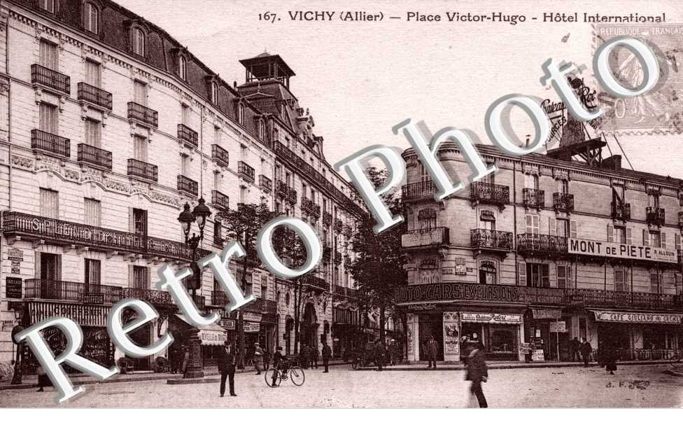 Place Victor Hugo et Hotel International