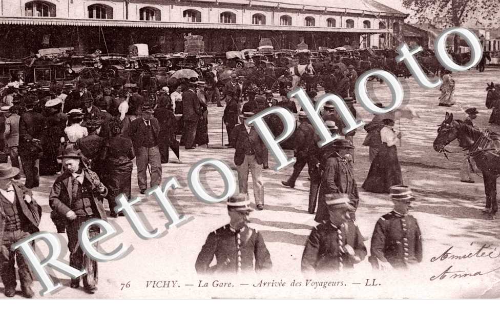 La Gare - Arrivee des Voyageurs