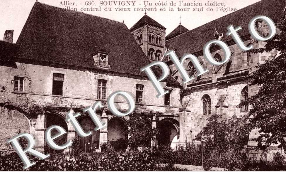 Un cote de l'ancien cloitre