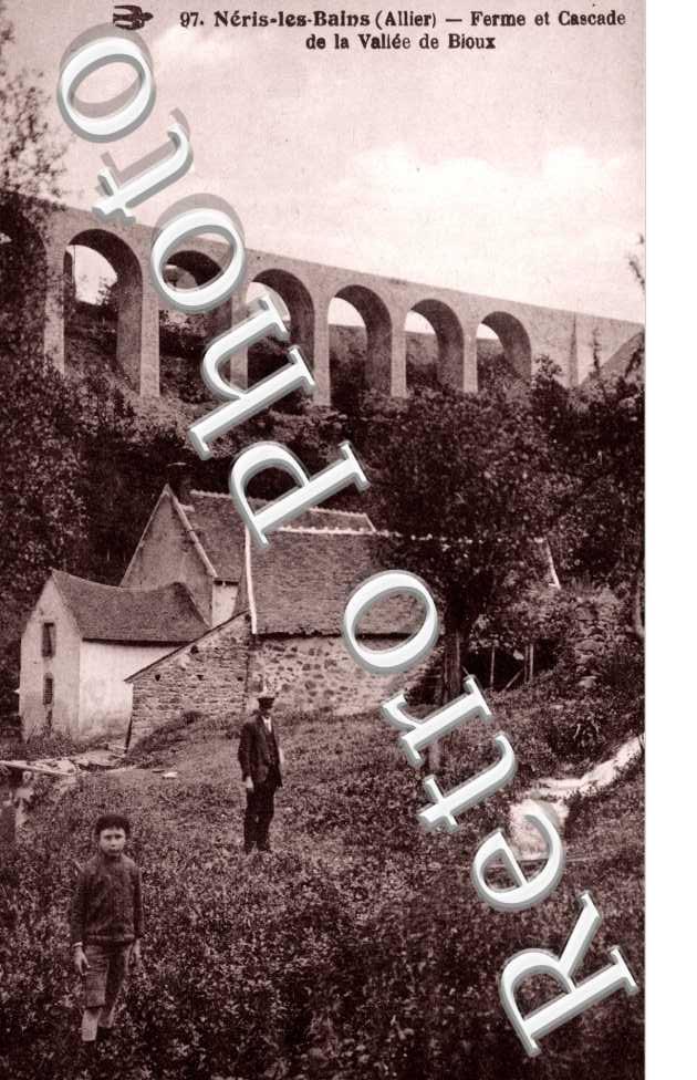 Ferme et Cascade de la Vallee de Bioux