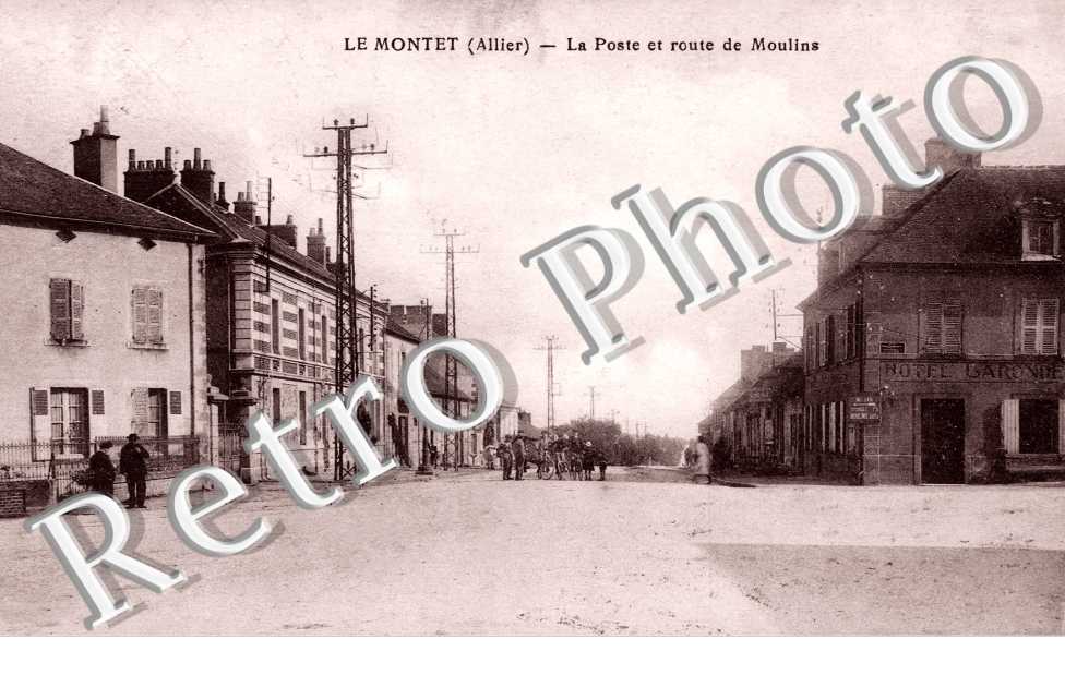 la poste et route de Moulins