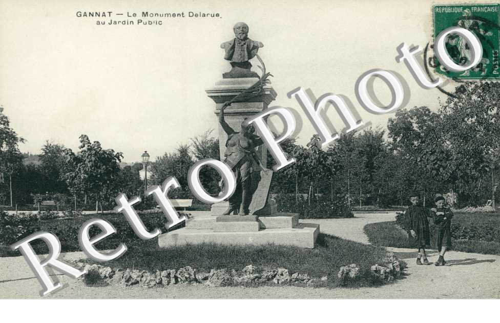 Monument  Delarue