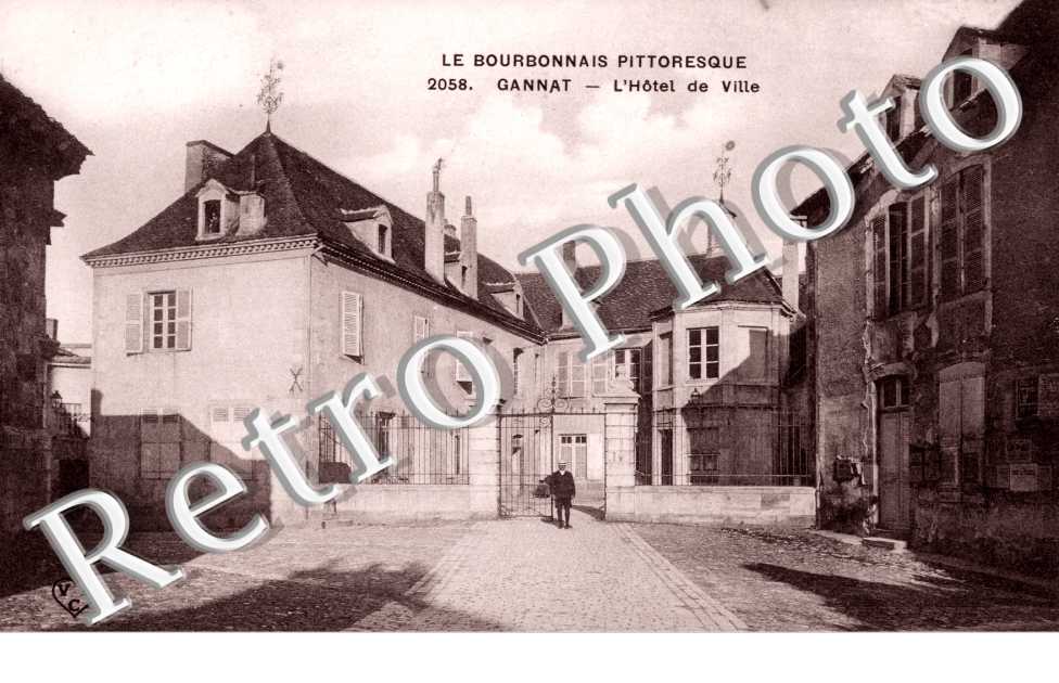 L'Hotel de Ville
