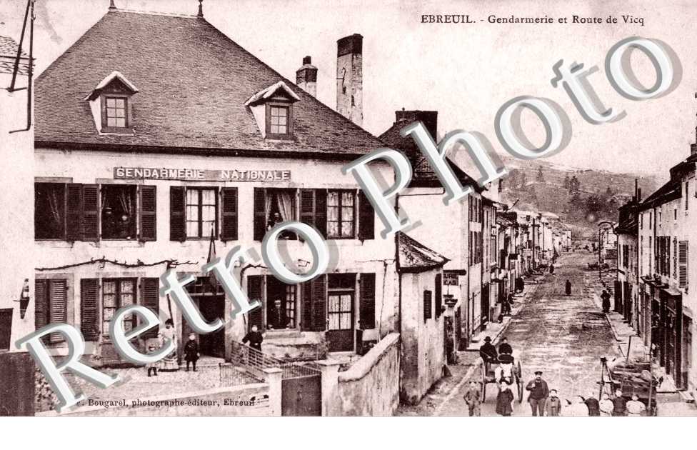 Gendarmerie et route de Vicq