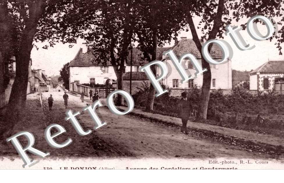 Avenue des Cordeliers et Gendarmerie