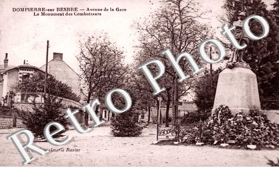 Avenue de la Gare et le Monument des Combattants